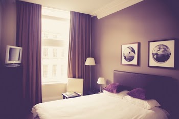 Free Photo of hotel room, bed, pillows