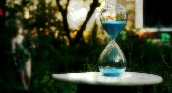 Free Photo of hour glass, timer, garden