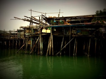 Free Photo of huts, village, river