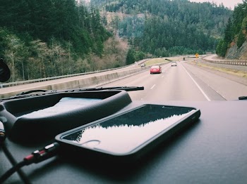 Free Photo of iphone, car, dashboard