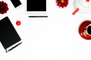 Free Photo of iphone, ipad, flat lay