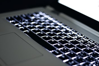 Free Photo of laptop, apple, macbook