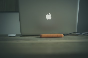 Free Photo of laptop, apple, macbook