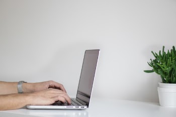 Free Photo of laptop, apple, macbook