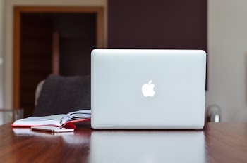 Free Photo of laptop, apple, macbook