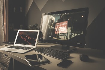 Free Photo of laptop, apple, macbook
