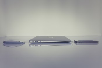Free Photo of laptop, apple, macbook