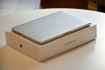 Free Photo of laptop, apple, macbook