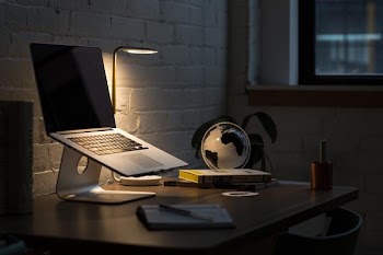 Free Photo of macbook, computer, desk