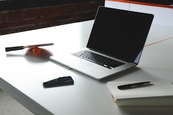 Free Photo of macbook, laptop, notepad