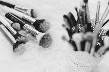 Free Photo of makeup, brush, things