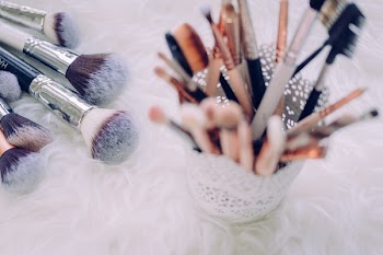 Free Photo of makeup, brush, things