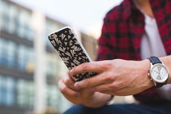 Free Photo of man, holding, mobile