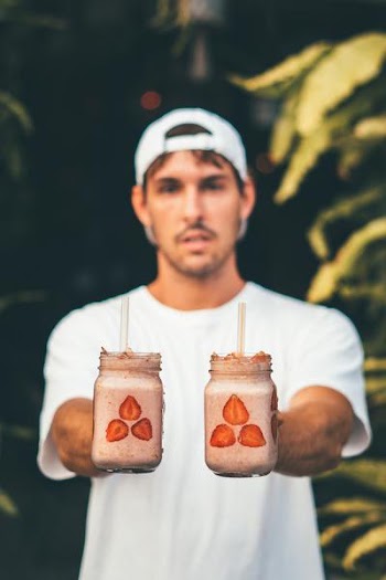 Free Photo of man, offer, cocktails