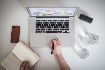 Free Photo of man, work, comuter