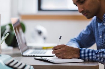 Free Photo of man, working, notepad