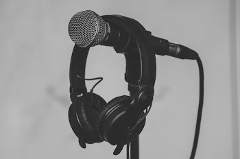Free Photo of microphone, black and white, headset