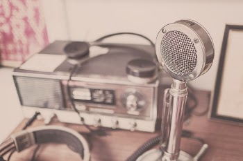 Free Photo of microphone, headphones, radio