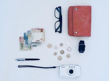 Free Photo of money, purse, glasses