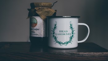 Free Photo of mug, wooden, table