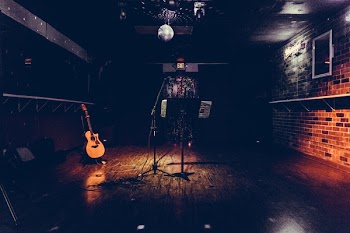Free Photo of musician, guitar, singer