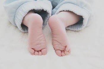 Free Photo of newborn, baby, feet