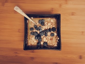 Free Photo of oatmeal, blueberries, almonds