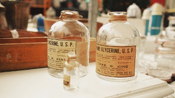 Free Photo of objects, glass, bottles