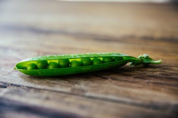 Free Photo of peas, green, wooden