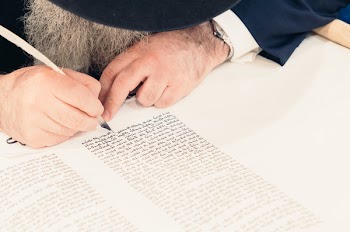 Free Photo of pen, paper, hand