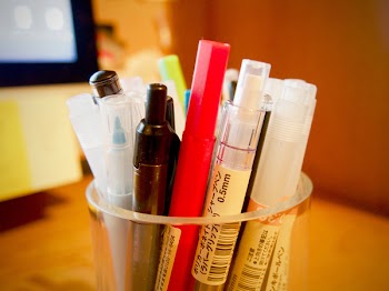 Free Photo of pens, pencils, markers