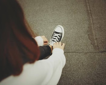 Free Photo of people, woman, sneakers