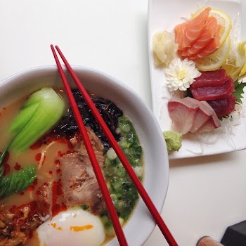 Free Photo of pho, soup, sushi