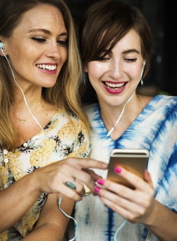 Free Photo of phone, travel, together