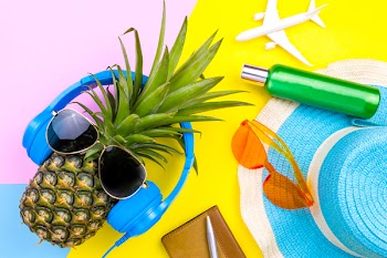 Free Photo of pineapple, headphones, sunglasses