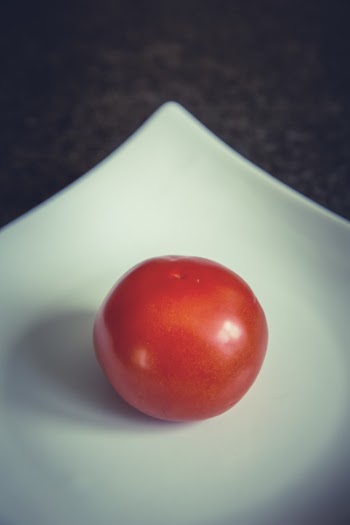 Free Photo of plate, red, tomato