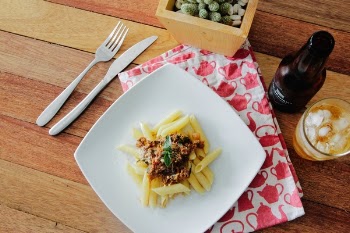 Free Photo of plate, table, wood