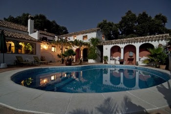 Free Photo of pool, backyard, villa
