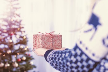 Free Photo of present, gift, bow