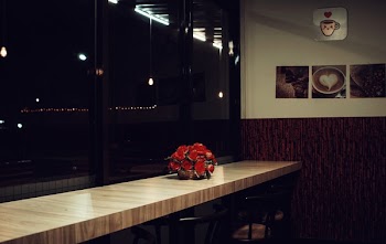 Free Photo of red, flowers, table