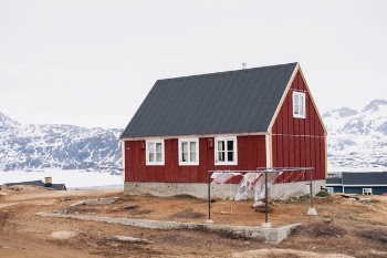 Free Photo of red, house, mountain