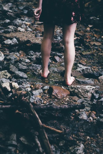 Free Photo of rocks, feet, legs