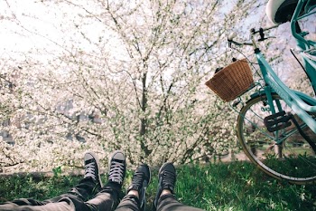 Free Photo of shoes, sneakers, feet