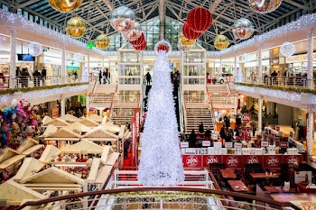 Free Photo of shopping mall, christmas, christmas tree