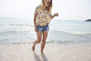 Free Photo of shore, walking, freedom