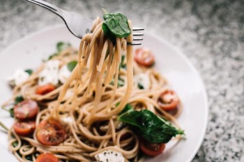 Free Photo of spaghetti, tomato, basil