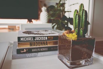Free Photo of stack, books, interior design
