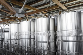 Free Photo of stainless steel, drums, winery