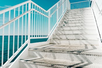 Free Photo of stairs, steps, railing