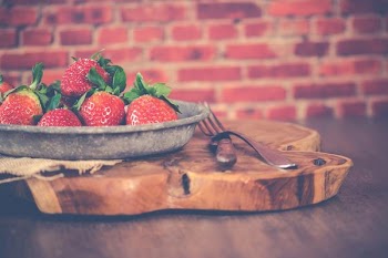 Free Photo of strawberries, fresh, plate